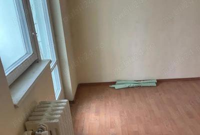 RAMDA ,Ap. 2 camere etaj 2 str Razboieni Velenta tip T - 6