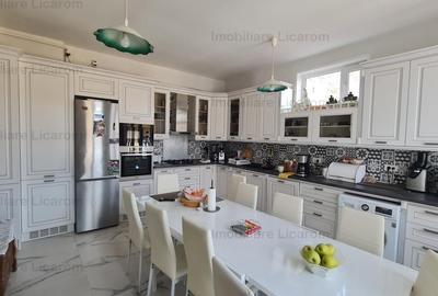 Apartament 3 camere la casa Centru Istoric utilat,mobilat 265000Eur - 4