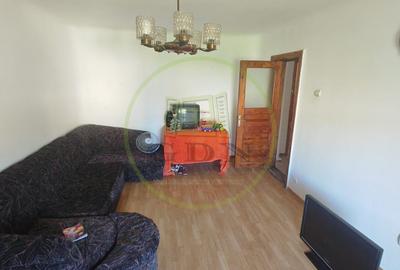 Apartament cu 4 camere decomandat în 1 Mai - 2