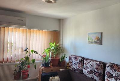 Apartament cu 3 camere semidecomandat în Hârșova - 5