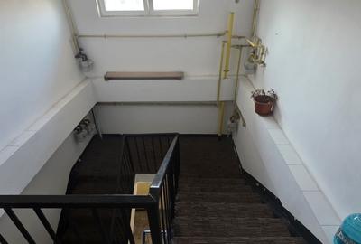 Apartament cu 2 camere decomandat în Km 5 - 7
