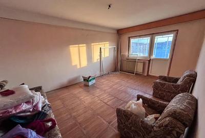 Apartament cu 2 camere decomandat în Bocșa - 4
