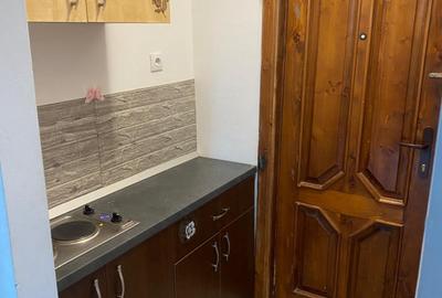 Vand camera de camin cu baie proprie in cartierul Florilor - 1