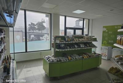 Spațiu comercial, de 60 mp, în Central - 4