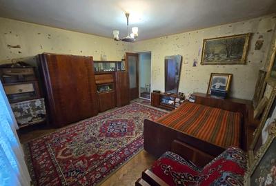 Proprietar vand apartament decomandat 90 mp - 3 camere in Brad - 5