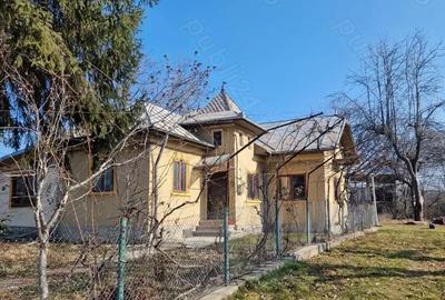 Casă cu 5 camere cu Teren 1171 Mp în Pucioasa - 1