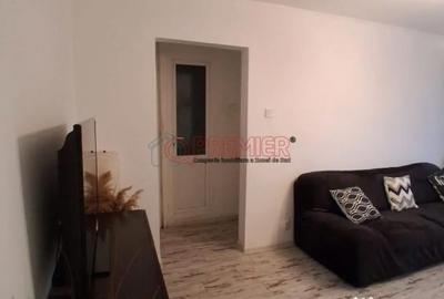 Apartament cu 4 camere semidecomandat în Berceni - 2
