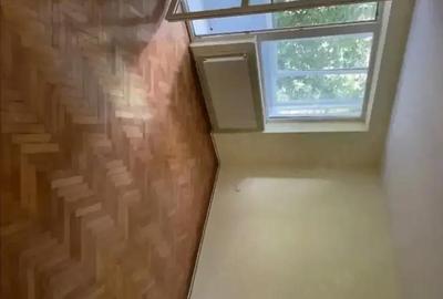 Apartament cu 3 camere decomandat în Calea București - 2