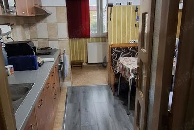 Vand apartament decomandat, 2 camere - 4