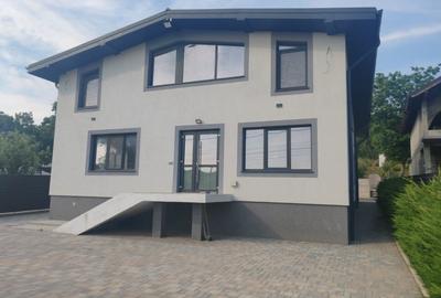 Spațiu comercial, 386 mp în Bălteni