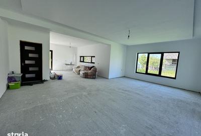 Casă cu 6 camere cu Teren 2147 Mp în Cetățeni - 7
