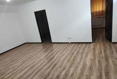 Apartament cu 3 camere decomandat în Central - 1