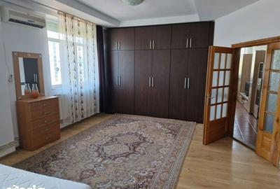 Apartament cu 3 camere în Central - 1