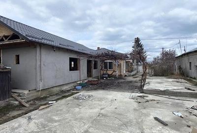 Casă cu 5 camere cu Teren 2074 Mp în Rubla - 1