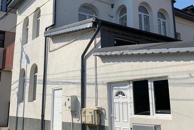 Casă cu 4 camere cu Teren 344 Mp în Eminescu - 1