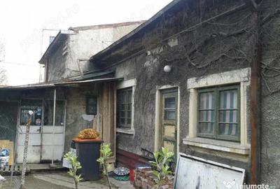 Casă cu 3 camere cu Canalizare în Central - 2