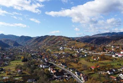 Casă cu 9 camere cu Teren 884 Mp în Moieciu - 15