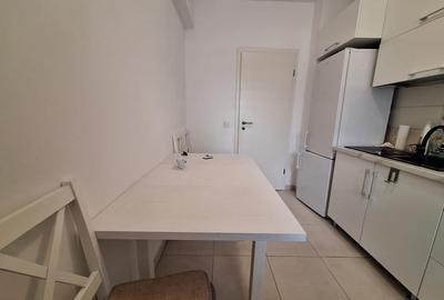 Apartament cu 2 camere decomandat, mobilat în Tractorul - 6