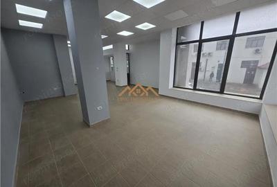 Spațiu comercial, de 70 mp, în Central