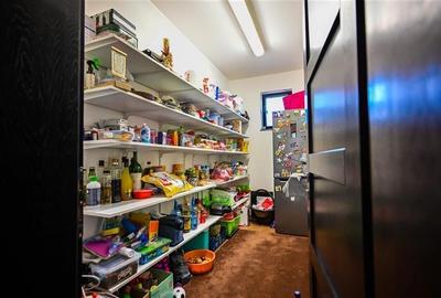 Resedinta distincta, mobilata cu rafinament, pe 1.000 mp teren, Central, Sacele, Resedinta distincta, mobilata cu rafinament, pe 1.000 mp teren, Central, Sacele, - 48