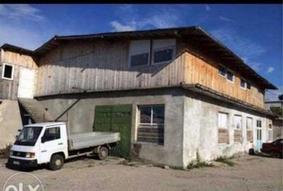 Spațiu comercial, de 1,000 mp, în Central - 4