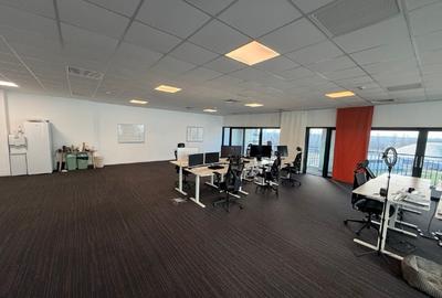 Office next to Promenada Mall with parking and private balcony - 5