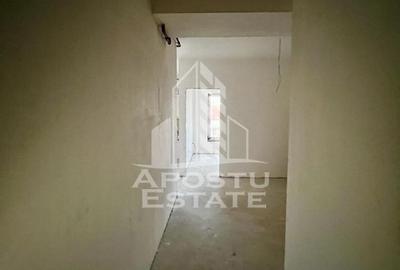 Apartament cu 3 camere semidecomandat în Central - 1