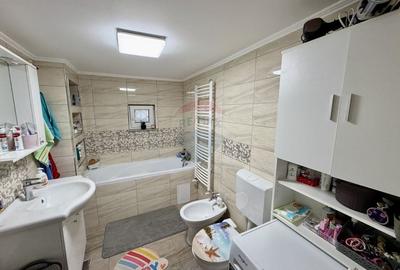 Casă / Vilă cu 4 camere de vânzare în zona Central - 21