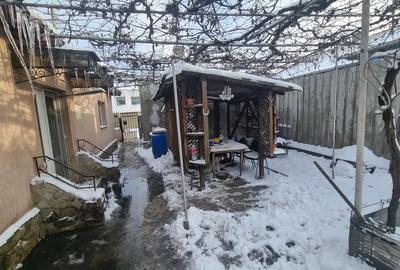 Casă cu 3 camere în Brătianu