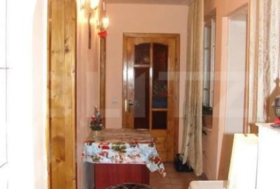 Casă cu 3 camere cu Teren 159 Mp în Central - 1
