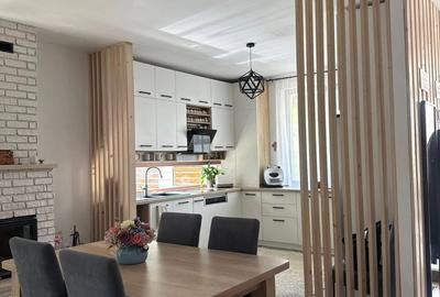 Duplex cu 4 camere cu Teren 200 Mp în Florești - 2