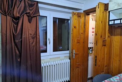 Proprietar, apart. central, termoizolat, 2 camere decomandate pentru medici rezidenti, studenti UMF - 4
