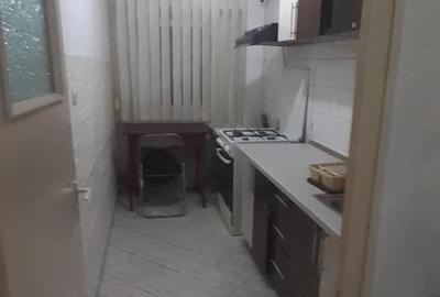 Garsonieră decomandată în Vitan