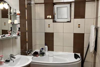 Apartament cu 3 camere decomandat în George Enescu - 3