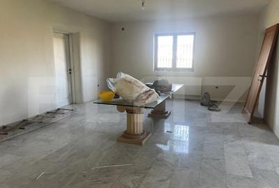 Casă cu 7 camere cu Teren 1300 Mp în Central - 15