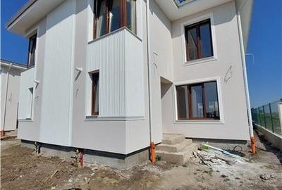 Duplex cu 4 camere cu Canalizare în Vladimirescu - 4