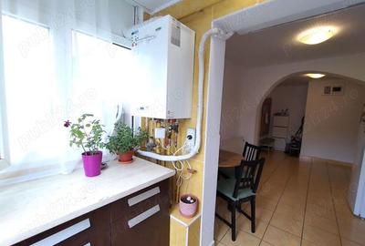 Apartament cu 3 camere decomandat în Berceni - 3