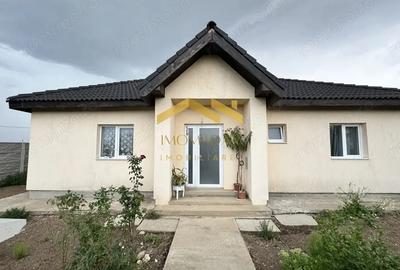 Casă cu 3 camere cu Canalizare în Remetea Mare - 3