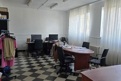 Spațiu comercial, de 1,800 mp, în Central - 5