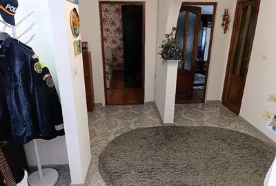 Apartament cu 4 camere decomandat în Dărmănești - 6