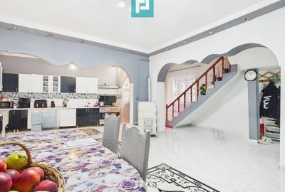 Două case, curte mare, lângă Castelul Corvinilor - 17