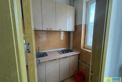 Garsonieră decomandată în CET - 1