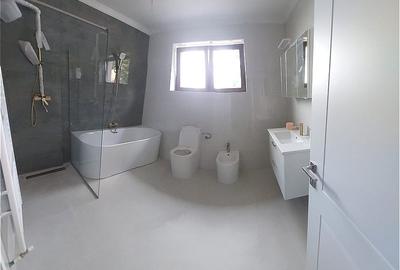 Casă individuală cu 4 camere cu Canalizare în Central - 3