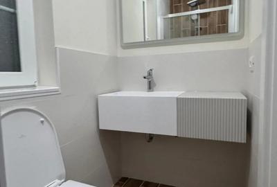 Casă cu 5 camere în Central - 2