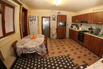 Casa cu gradina in zona foarte linistita si usor accesibila - 6