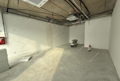 SAD - Spatiu comercial in zona centrala, langa Piata 700 - pret negociabil - 3