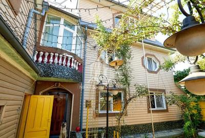 Casă cu 8 camere cu Teren 332 Mp în Agigea - 12