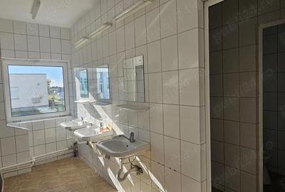 Spațiu comercial, de 465 mp, în Central - 4