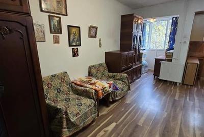 Etaj 1 - Nicolina , garsoniera mobilata, libera - 3