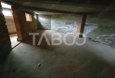 Casă cu 5 camere cu Canalizare în Tineretului - 6